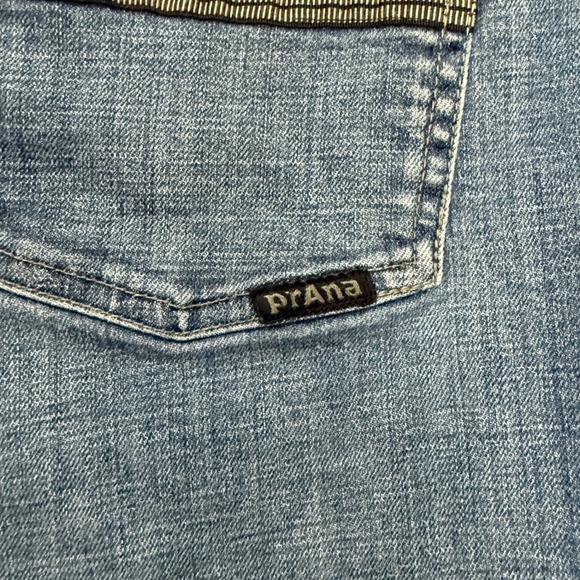 prAna Breathe Men's Jeans Size 34 Blue Denim Relaxed Fit Cotton Spandex Blend - Picture 13 of 14